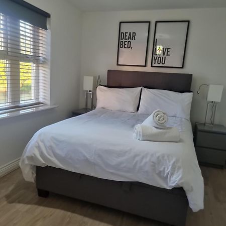 Bromley Common- Double Bedroom With En-Suite With Private Lounge In Shared Town House Kültér fotó