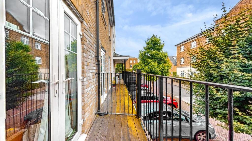 Bromley Common- Double Bedroom With En-Suite With Private Lounge In Shared Town House Kültér fotó