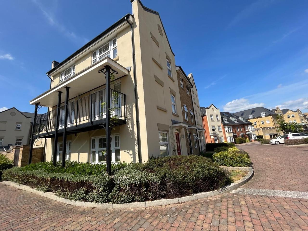 Bromley Common- Double Bedroom With En-Suite With Private Lounge In Shared Town House Kültér fotó