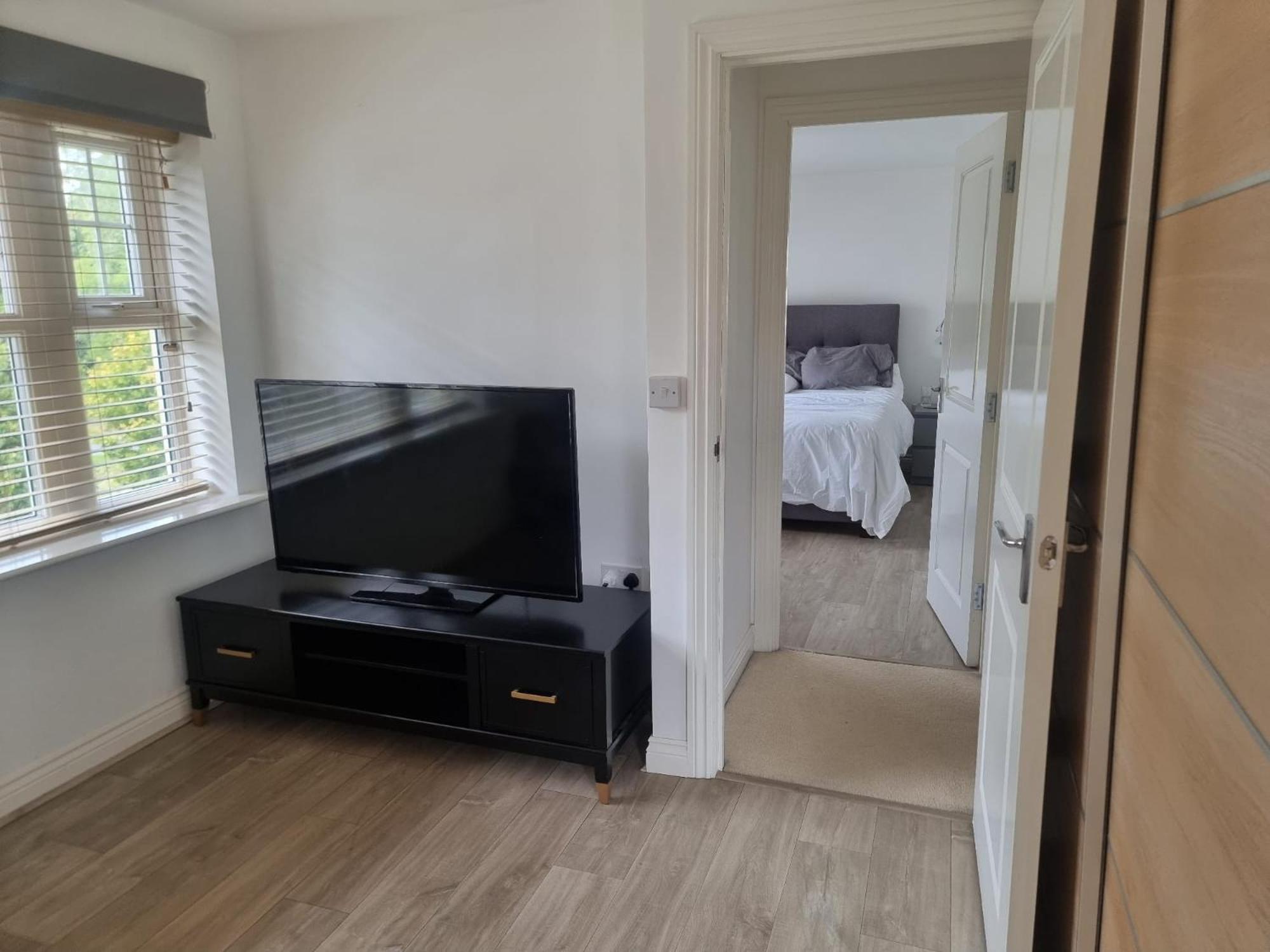 Bromley Common- Double Bedroom With En-Suite With Private Lounge In Shared Town House Kültér fotó