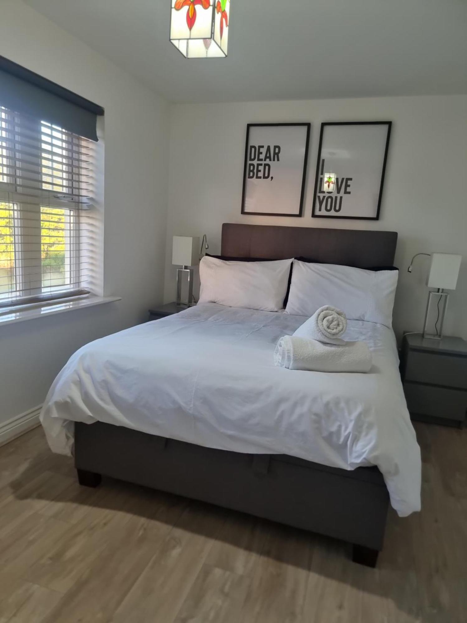 Bromley Common- Double Bedroom With En-Suite With Private Lounge In Shared Town House Kültér fotó