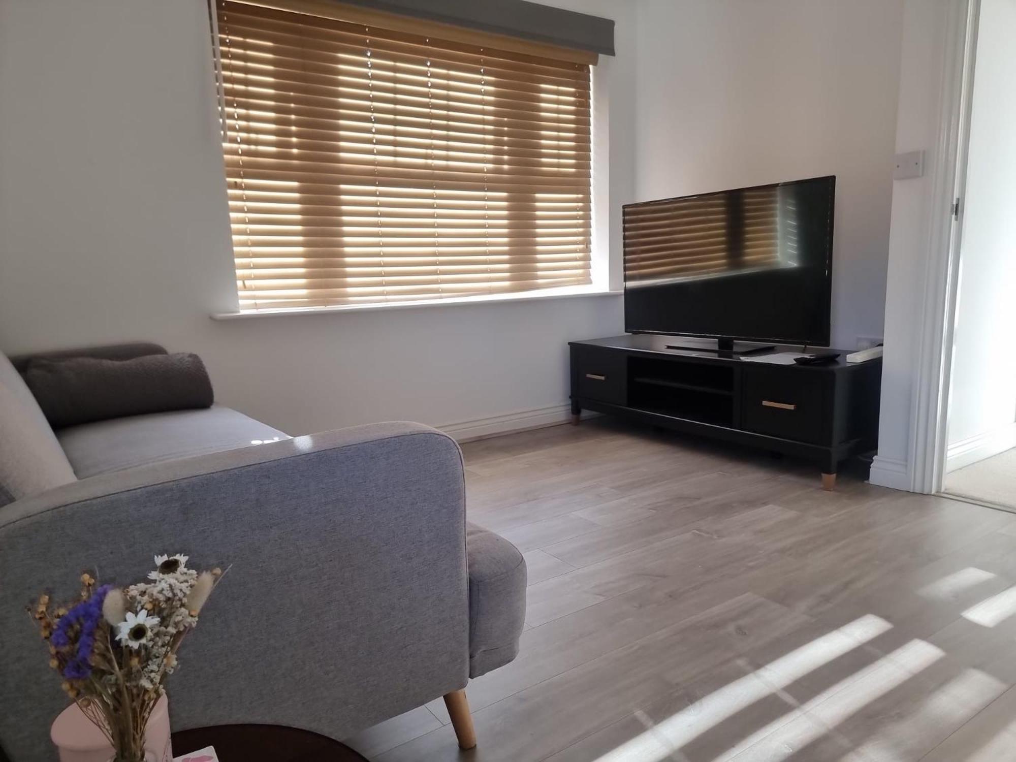 Bromley Common- Double Bedroom With En-Suite With Private Lounge In Shared Town House Kültér fotó